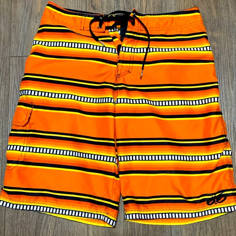 NIKE 6.0 Men’s Size 36 Board shorts/Swim‎ trunks EUC 100% Polyester.